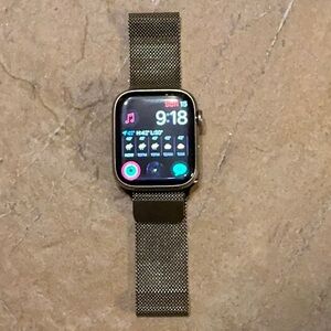 Apple stainless steel gold finish, 45mm, Milanese Band.